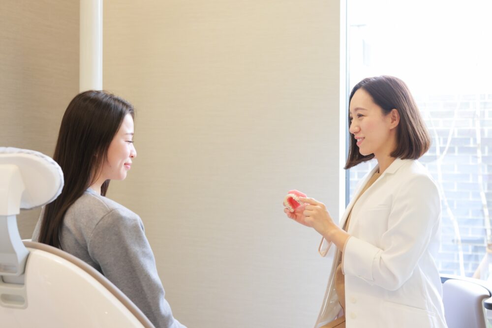 矯正相談を行うドクター│大府東歯科