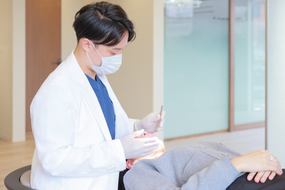 歯科治療を行う副院長│大府東歯科